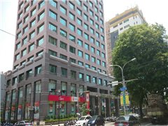 鄰近天母嘉年華社區推薦-國泰人壽公益大樓，位於台中市南屯區