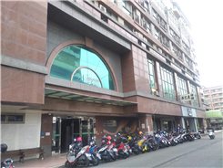鄉城長榮新秀//南賓豪華商務公寓的外觀大樓入口