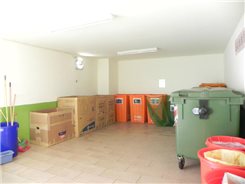 雅砌的低溫垃圾集中處理室